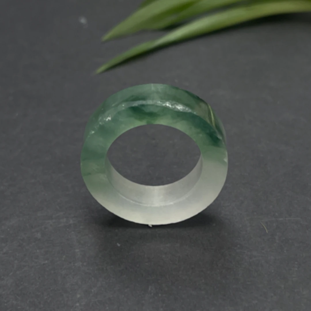 天然A货翡翠缅料戒圈毛货X755，圈口13圈以上（自然光拍摄）