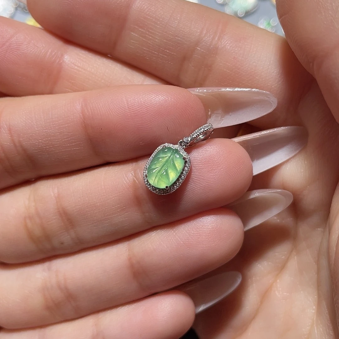 吊坠(不含链)18K金镶嵌翡翠