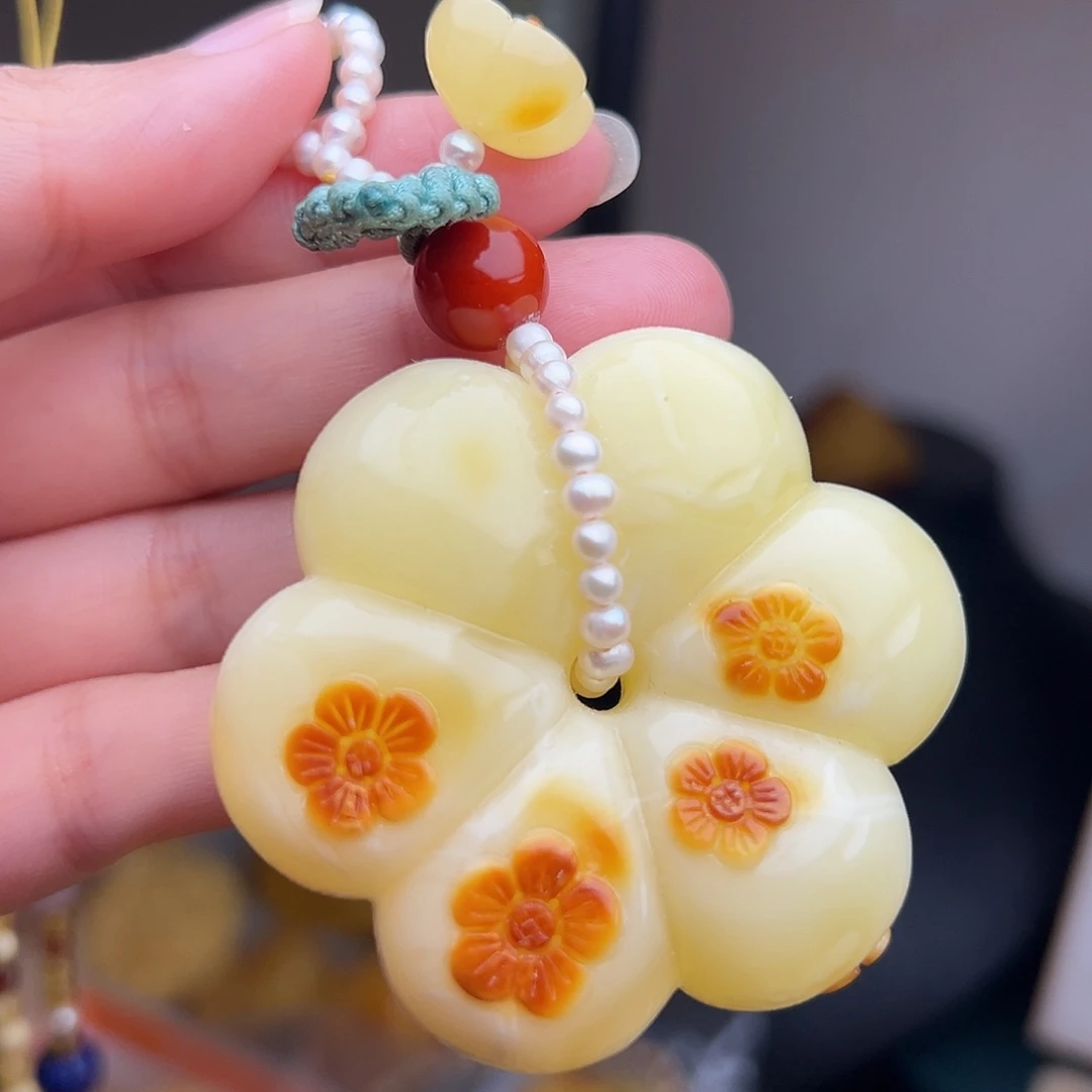 蜜蜡未镶嵌颈饰白蜜大花花