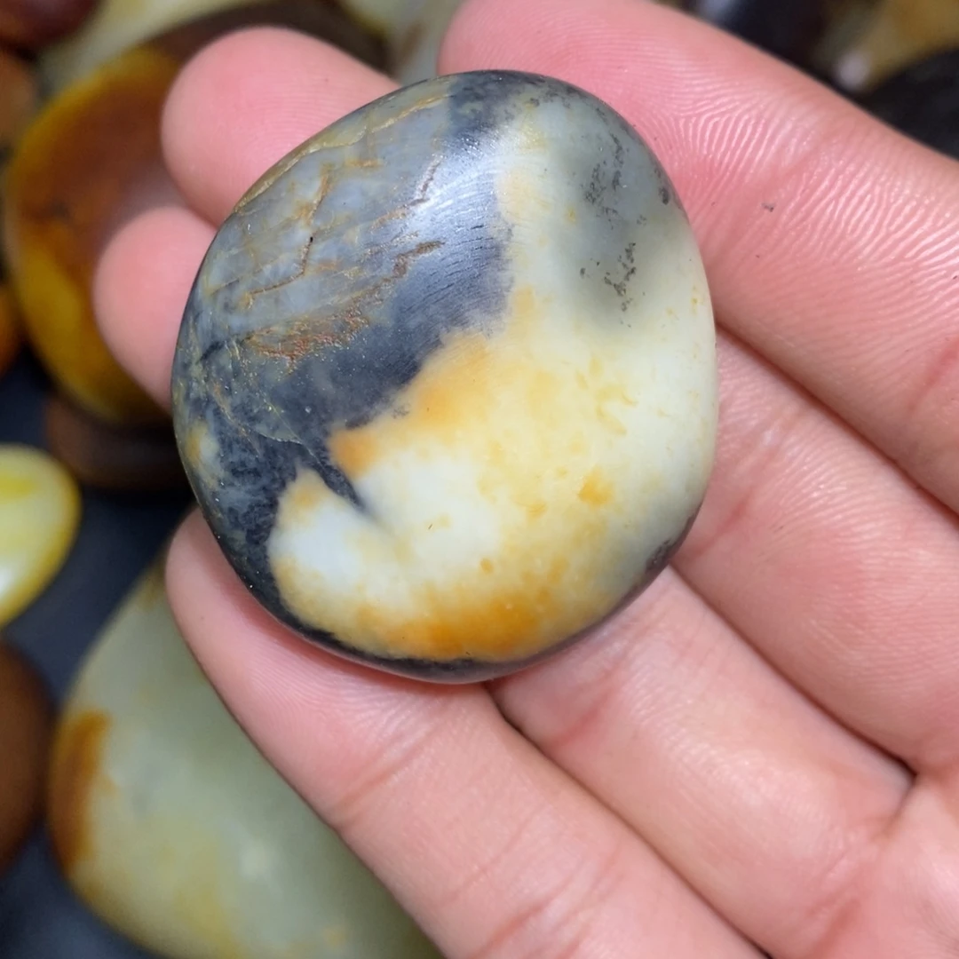 和田玉未镶嵌珠宝奇石