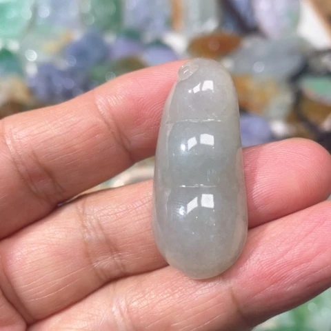 翡翠未镶嵌吊坠(不含链)?*曦