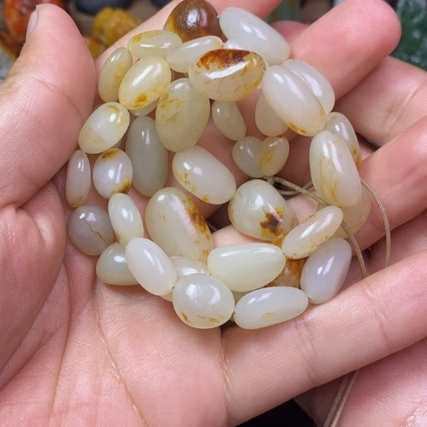 和田玉颈饰未镶嵌拾***^