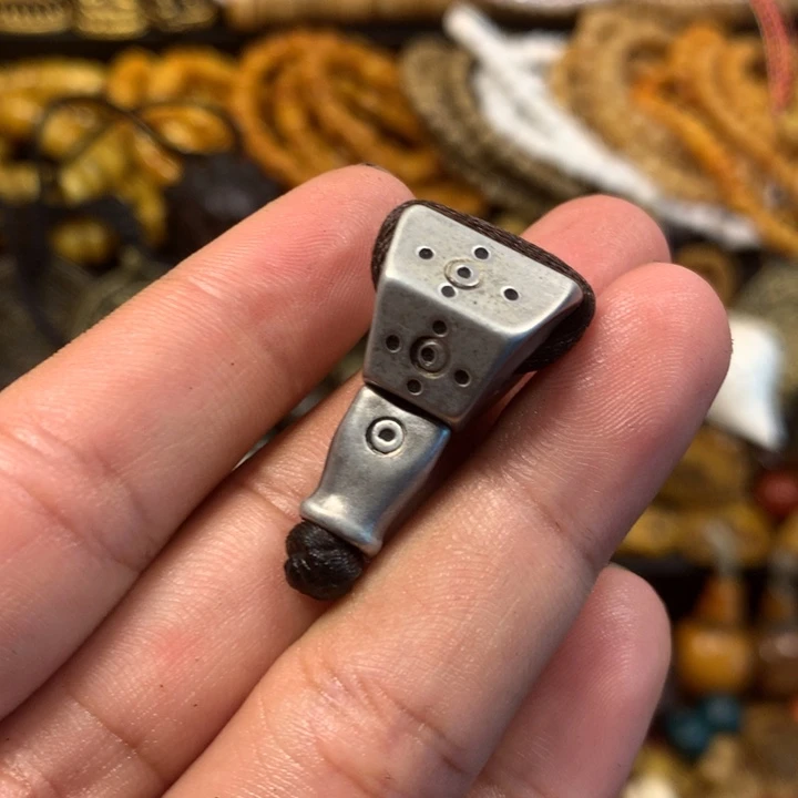 泥塑娘啦擦擦骰子