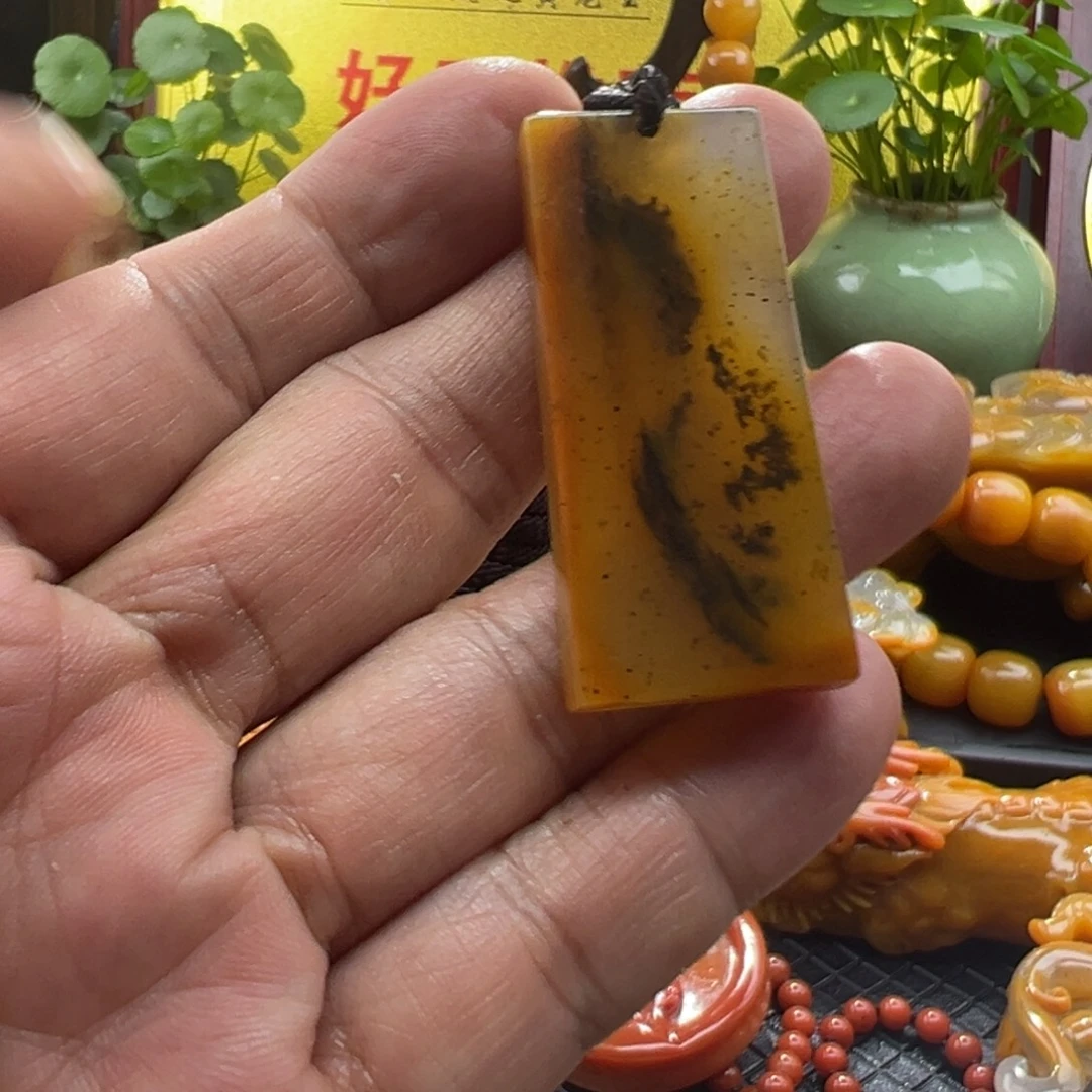 石英质玉未镶嵌颈饰