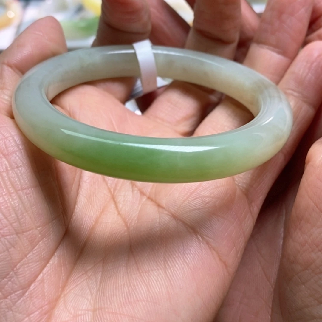【闪购商品】和田玉（翠青玉）手镯未镶嵌不****?