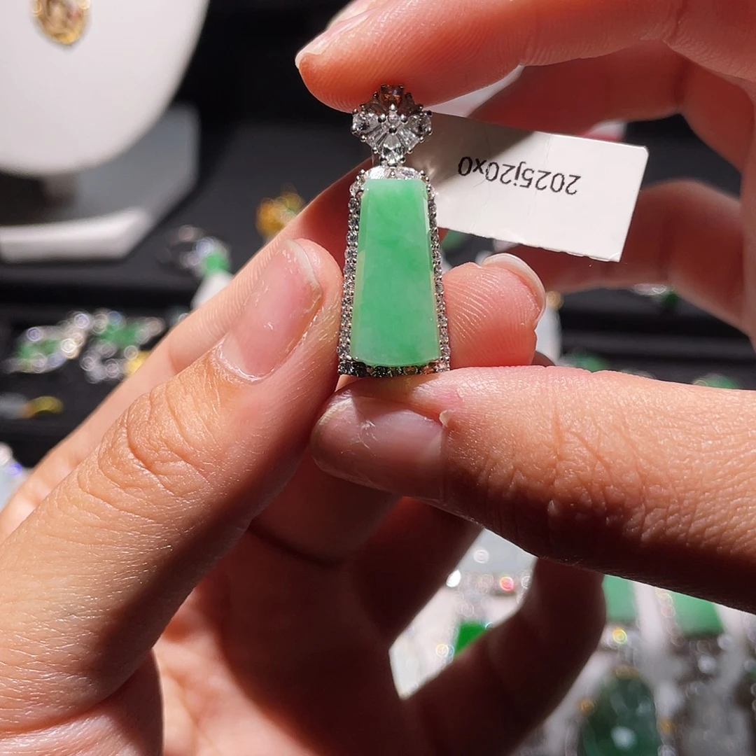 翡翠银S925镶嵌颈饰