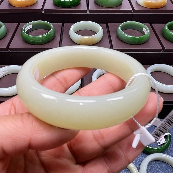 和田玉未镶嵌手镯5960