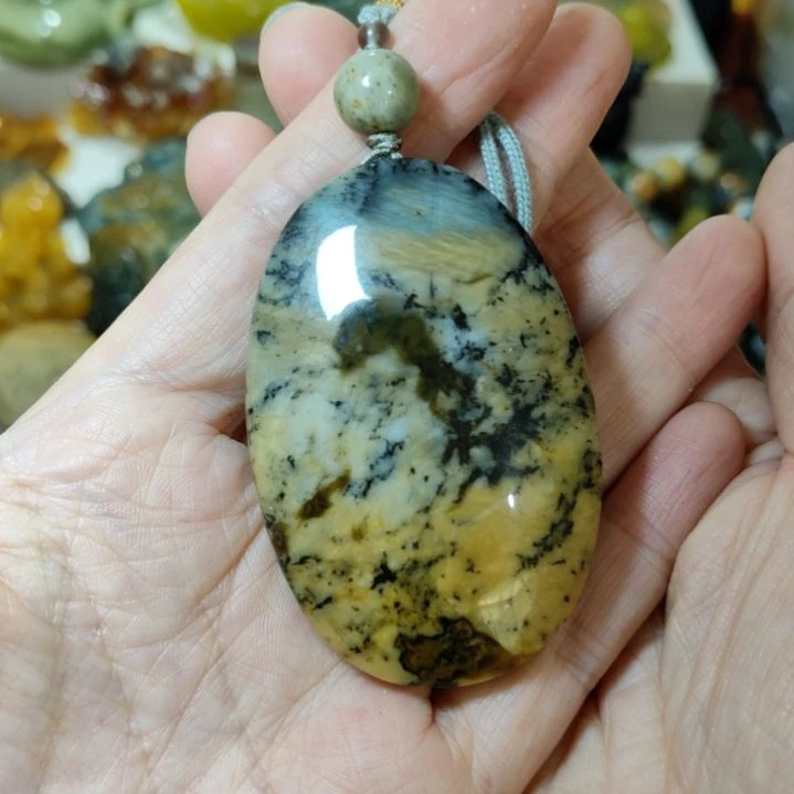 岫玉未镶嵌平安扣