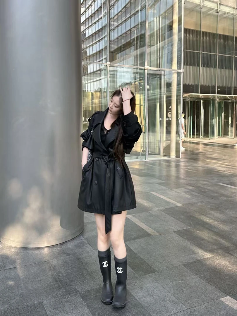 琪琪怪怪大码女装【战壕皮衣】气质高级感收腰中长款PU皮衣C17548QD