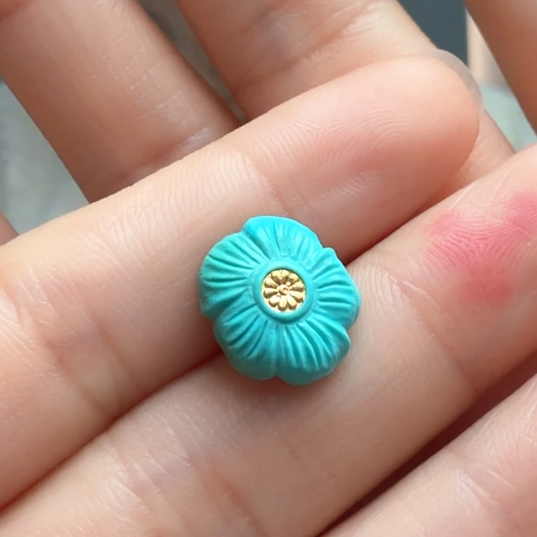 绿松石未镶嵌颈饰