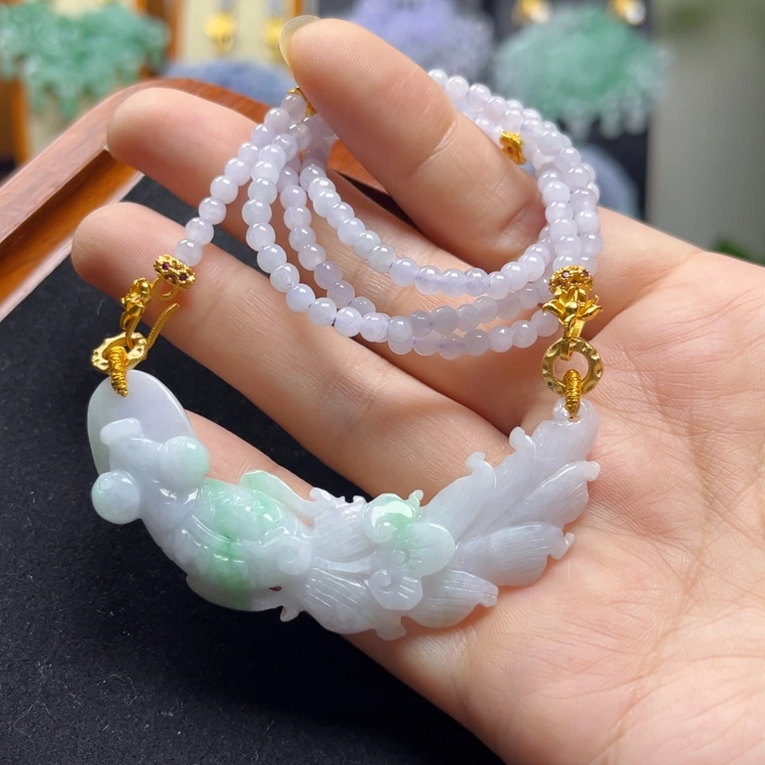 翡翠未镶嵌颈饰锦鲤