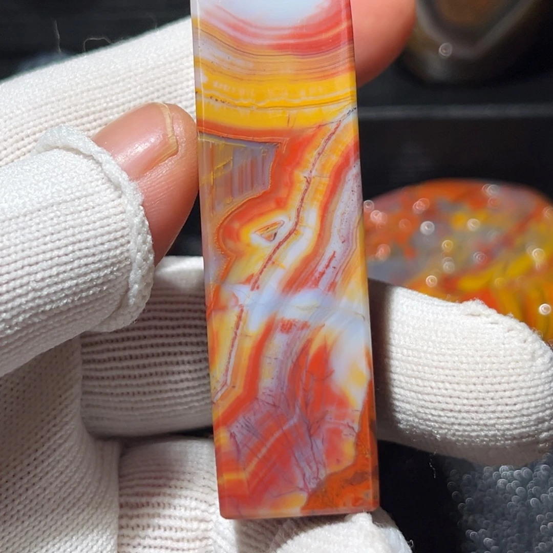 苏***微玛瑙/玉髓未镶嵌珠宝奇石