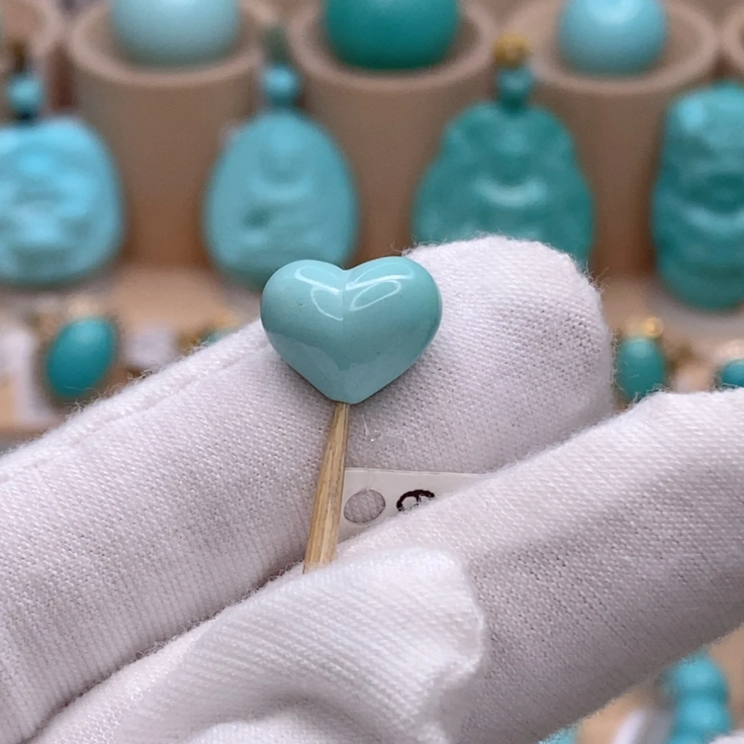 绿松石未镶嵌珠宝奇石