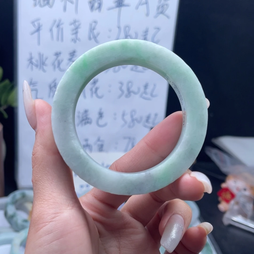 定制翡翠未镶嵌手镯