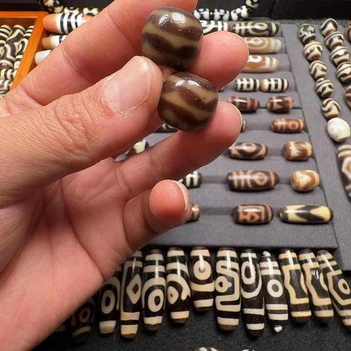 大叶紫檀（黑酸枝木类）