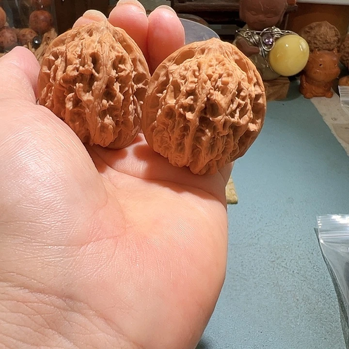 文玩核桃把件泰山石238