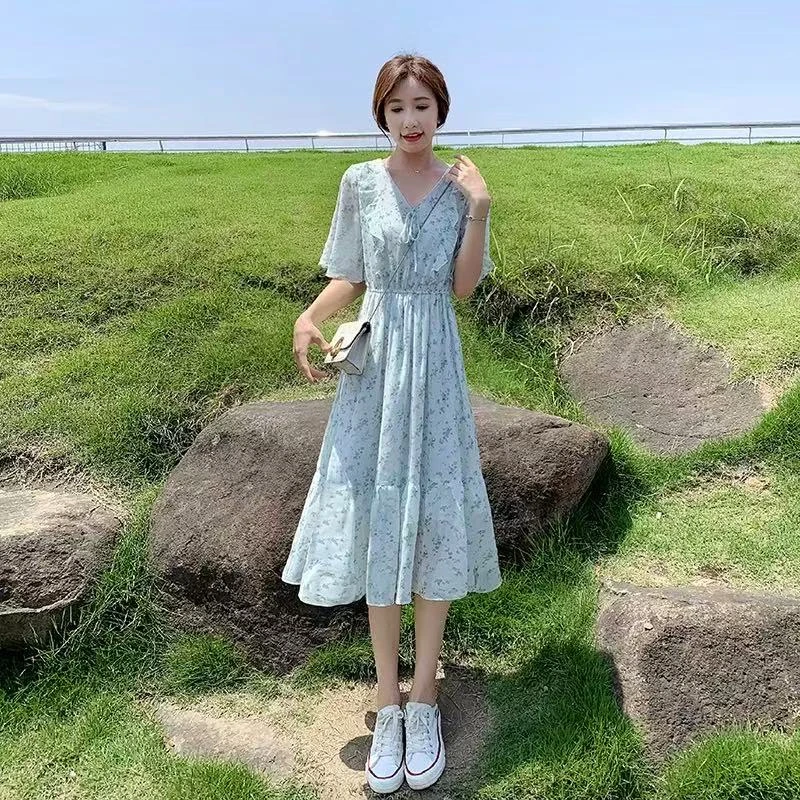 90027超甜美蓝色碎花连衣裙女夏2025新款气质收腰显瘦遮肚子裙子