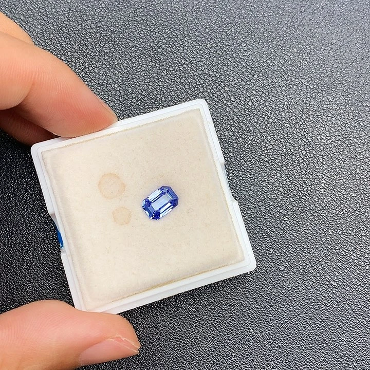 蓝宝石裸石1.5克拉