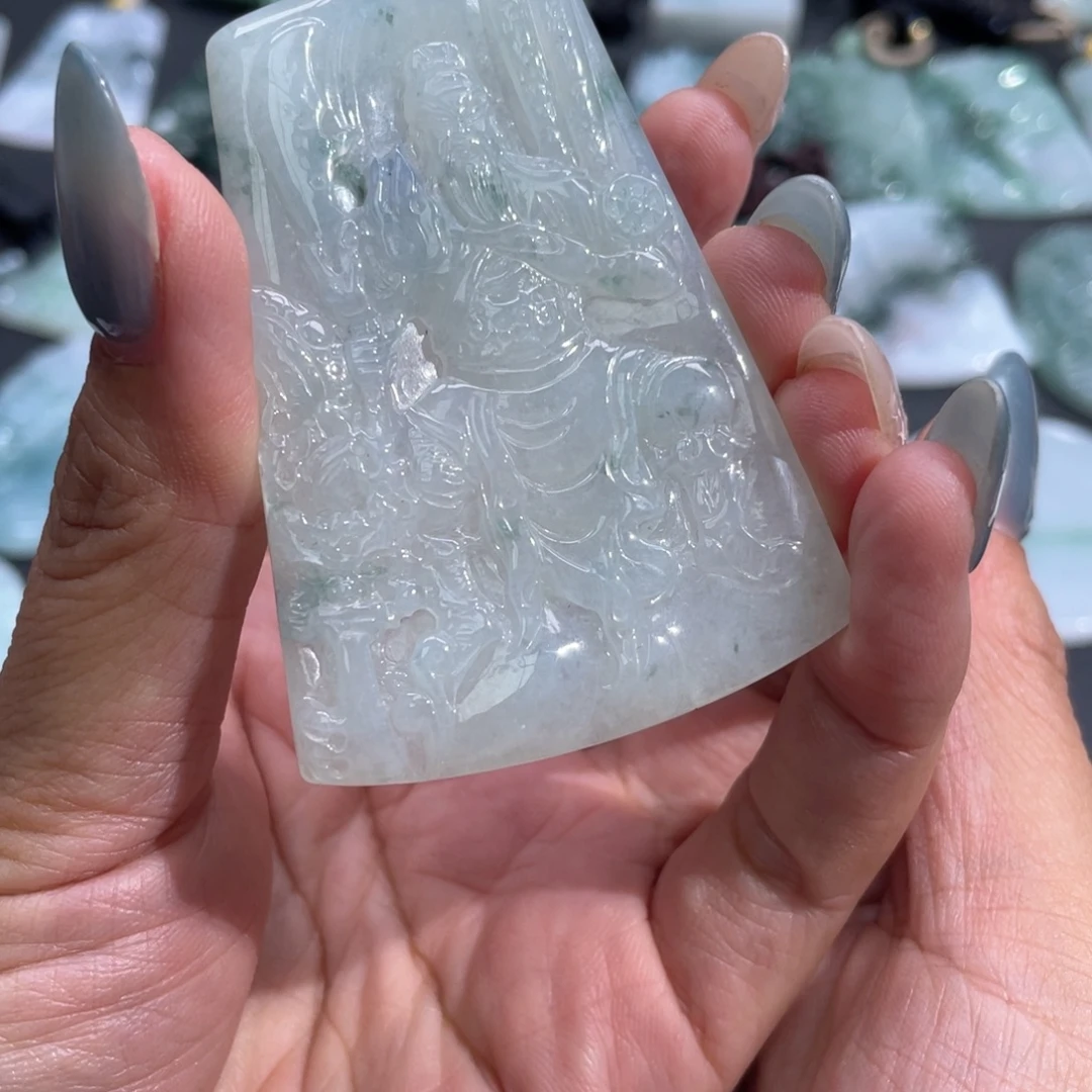 翡翠未镶嵌颈饰关公