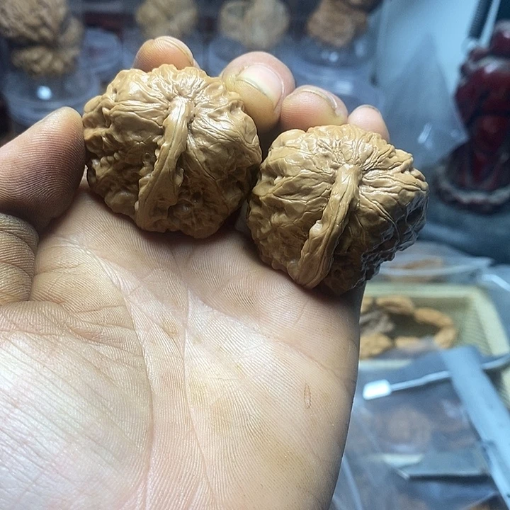 吊坠桃核蛤蟆头一根筋