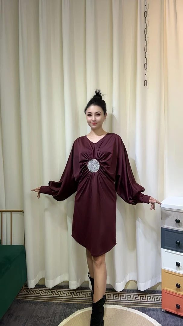 网红2025常规型休闲风连衣裙吊带不褪色褶皱长裙纯欲风包邮