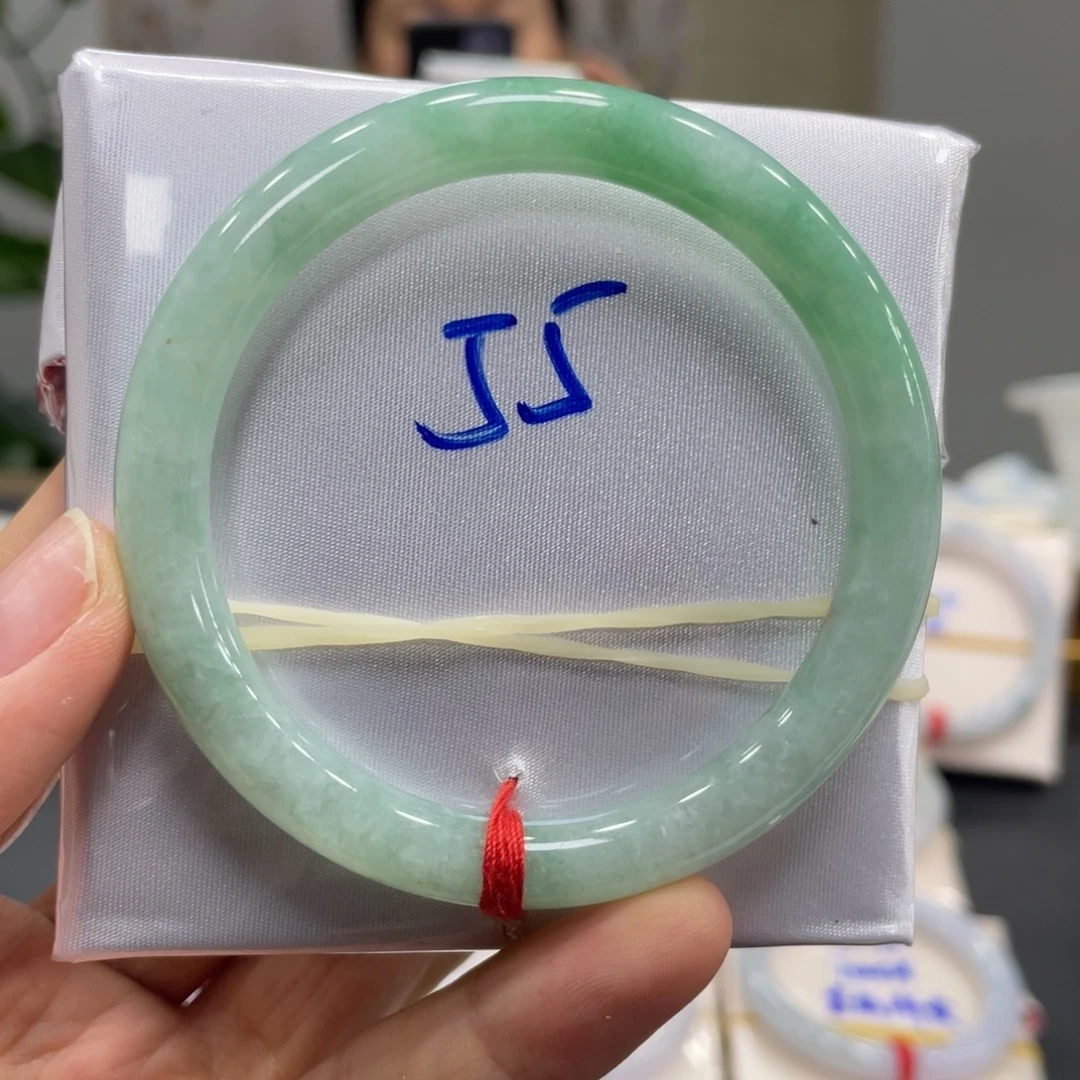 翡翠未镶嵌手镯翡翠