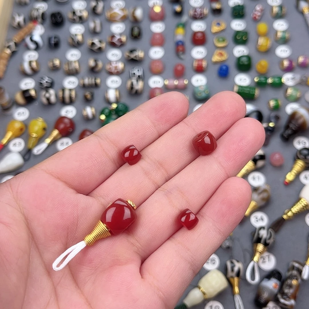 往***人玛瑙/玉髓饰品未镶嵌