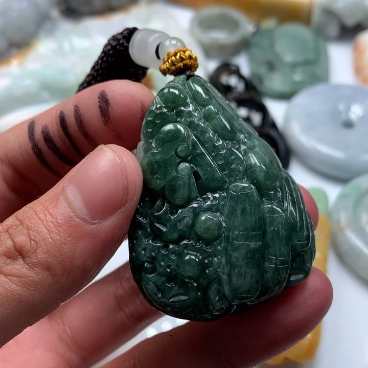 翡翠未镶嵌颈饰保真天然a货翡翠