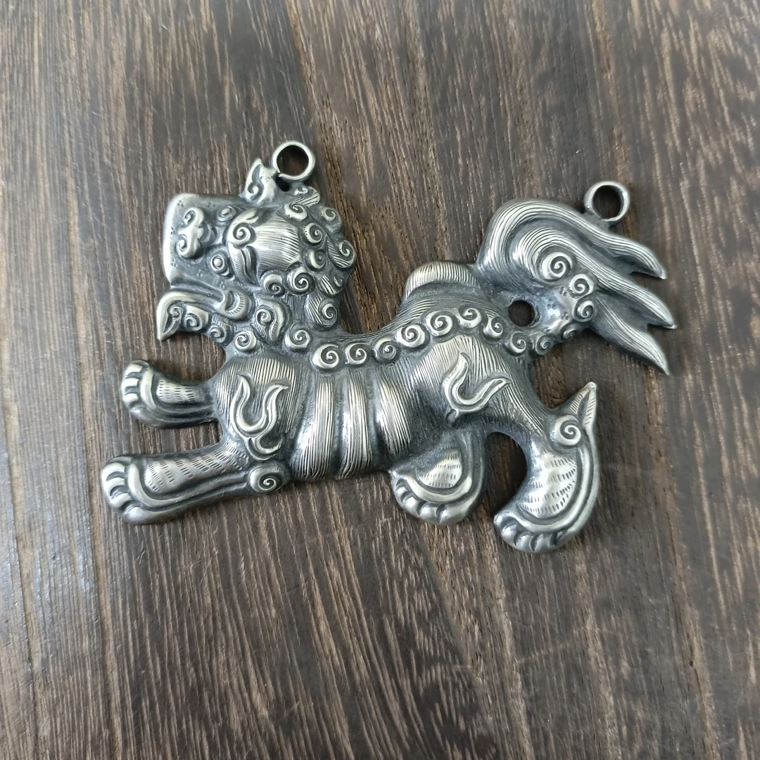 足银银制品 纯银老银手工錾刻吊坠