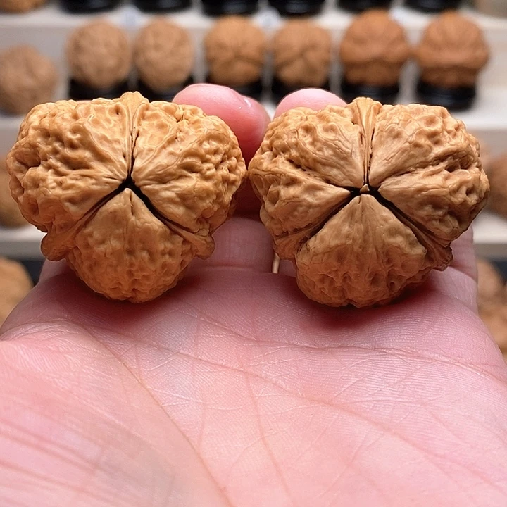 文玩核桃把件八**下……………………