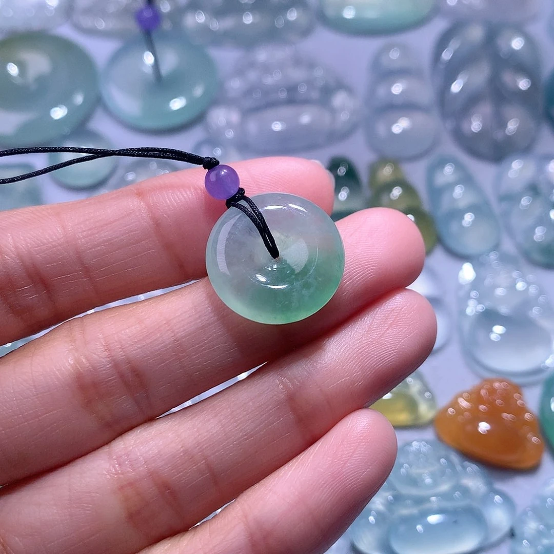 【闪购商品】翡翠颈饰未镶嵌扣