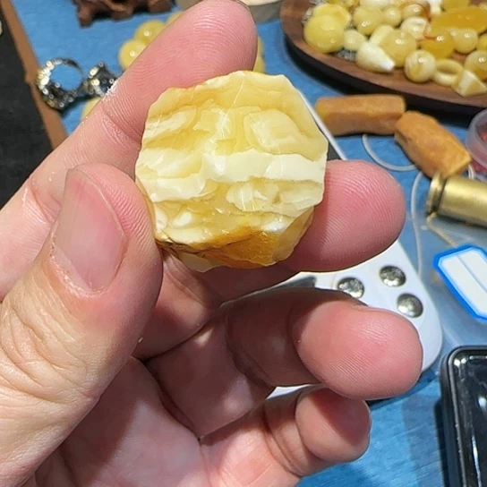 定制琥珀未镶嵌蜜蜡