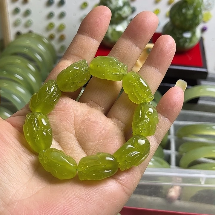 合金蛇纹石玉颈饰