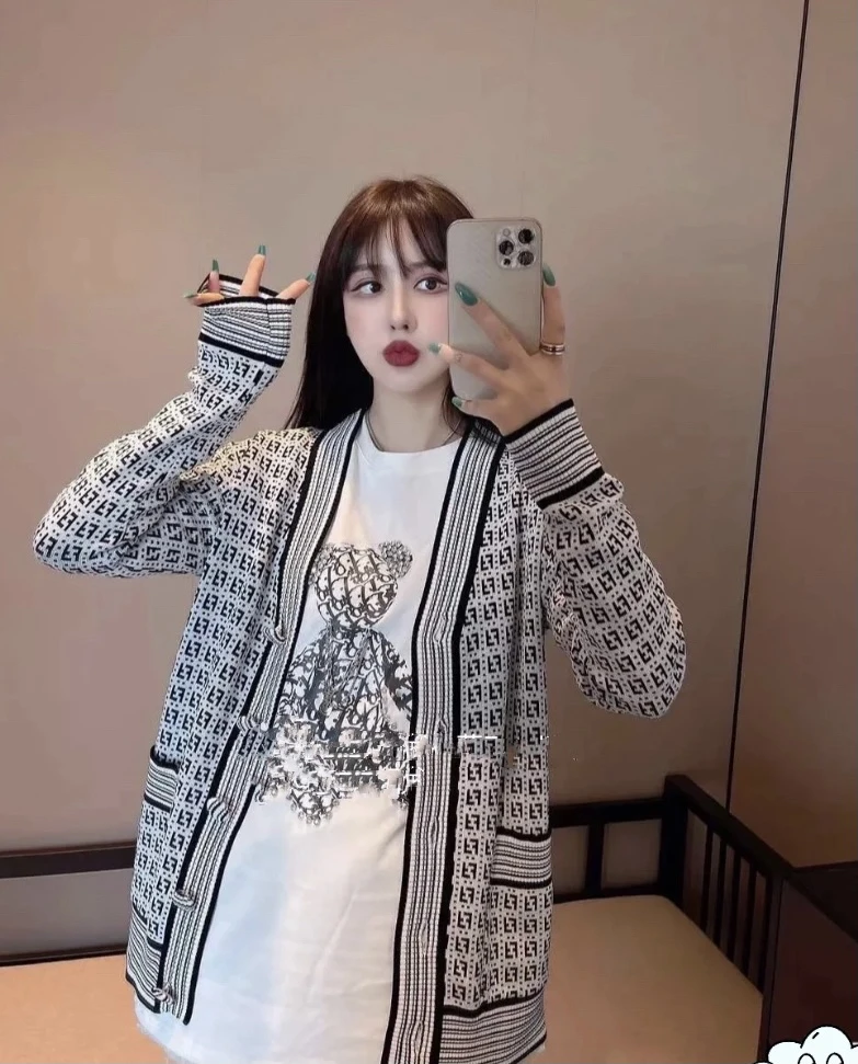 95新 FENDI/芬迪  yy零一三八 粘胶纤维 老花满印针织开衫 38码