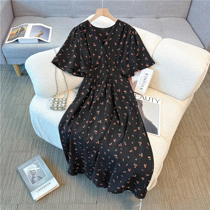 大码女装V领小樱桃减龄高腰200斤胖mm遮肚显瘦收腰中长款碎花长裙