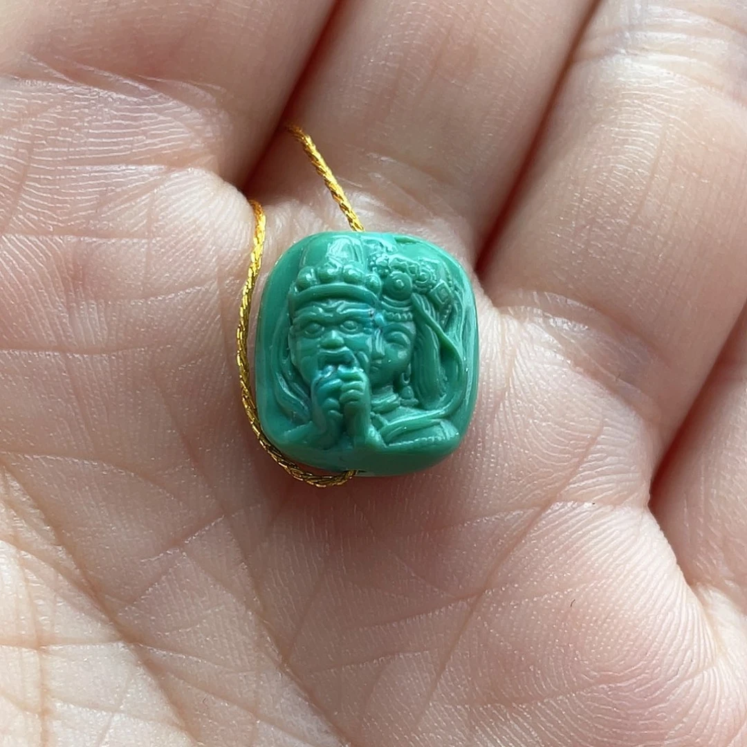 绿松石未镶嵌颈饰