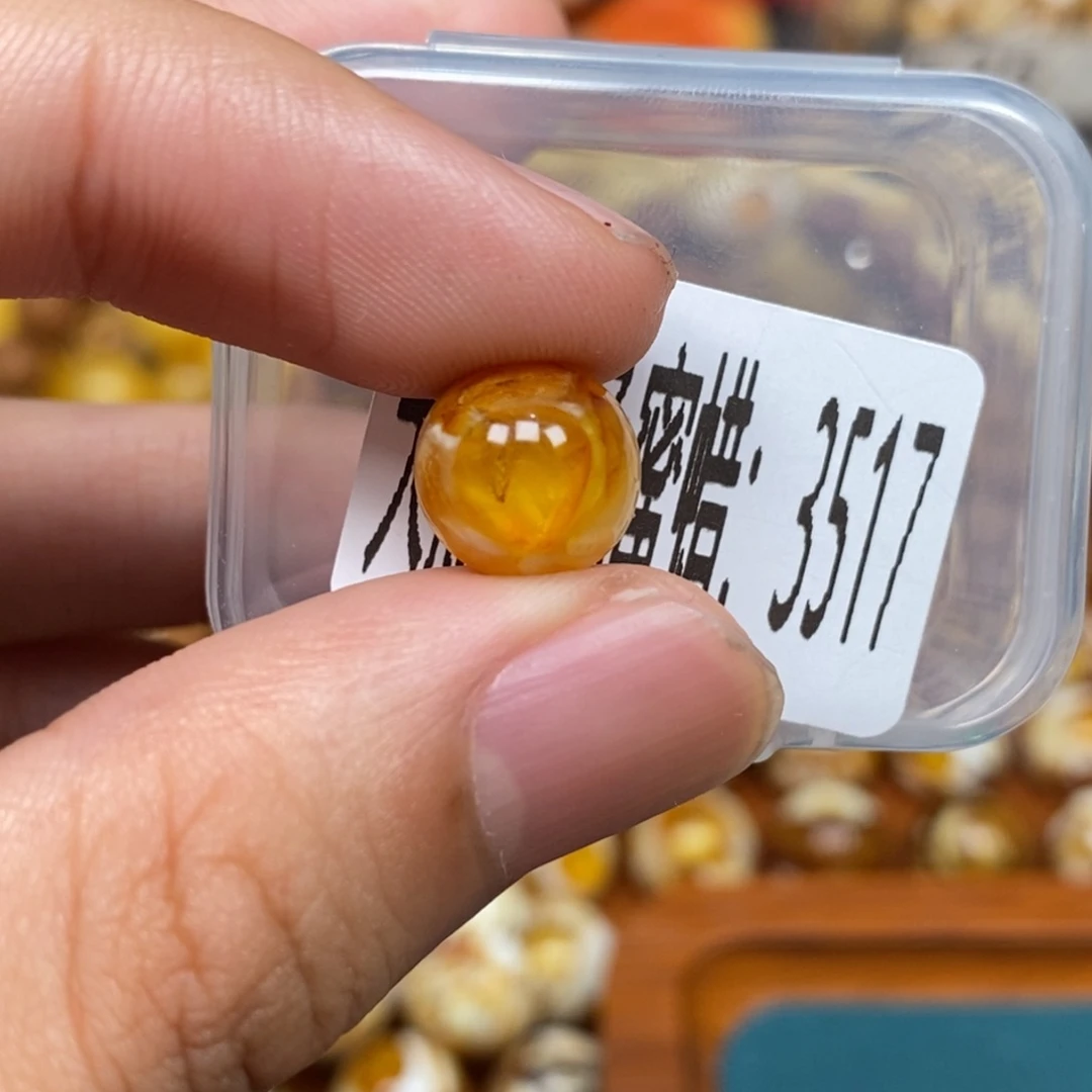 蜜蜡未镶嵌珠宝奇石3517