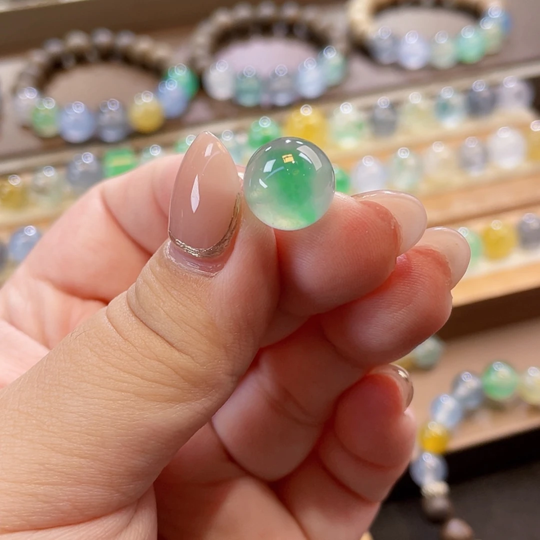 【闪购商品】颈饰未镶嵌翡翠绿底飘花单颗