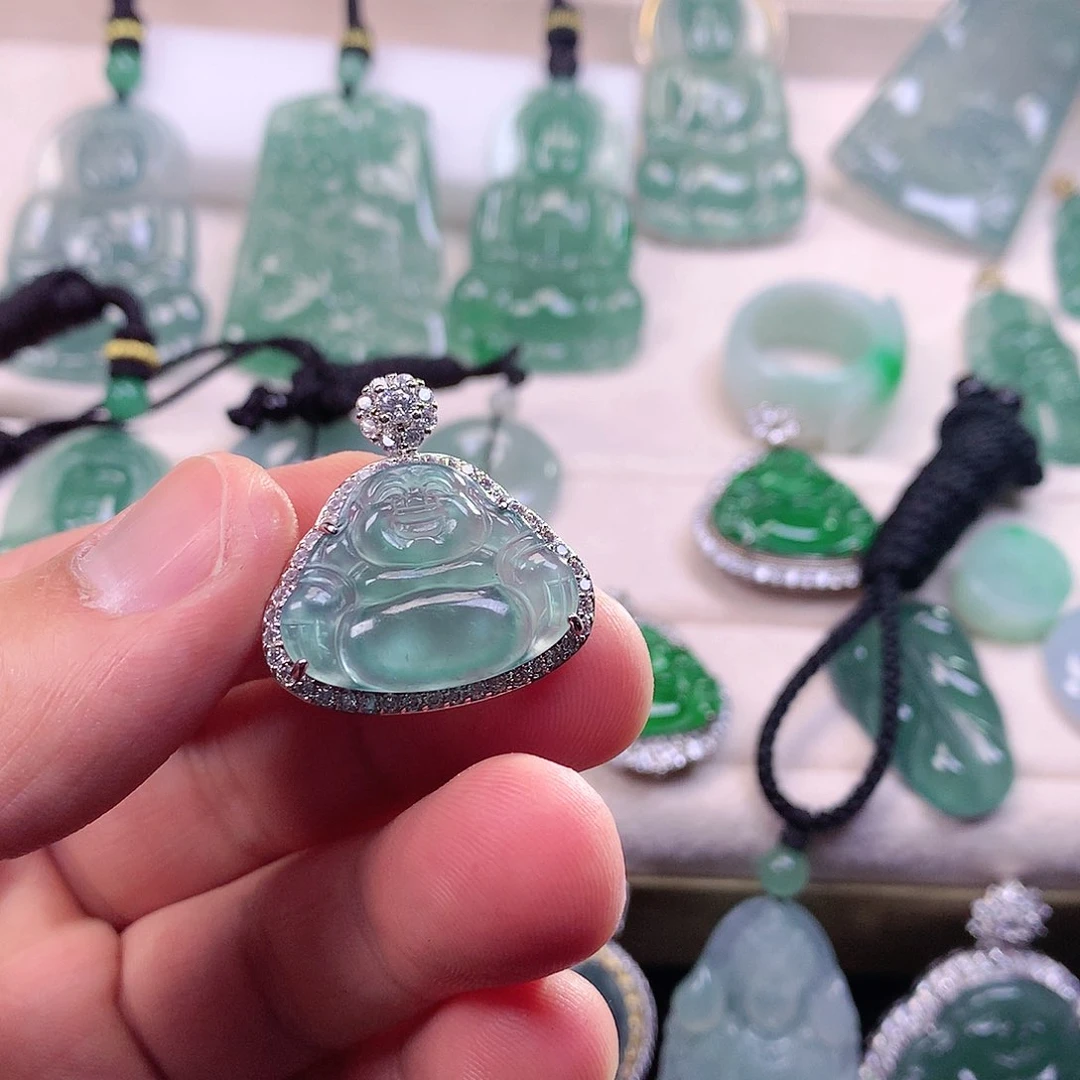 翡翠颈饰未镶嵌翡翠