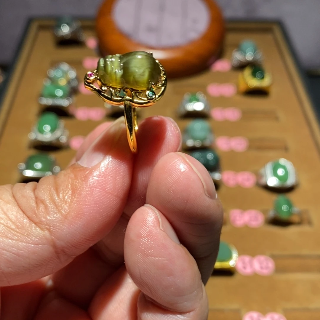 和田玉未镶嵌戒指