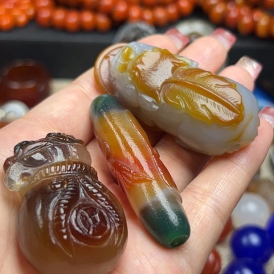 ****来未镶嵌颈饰玛瑙/玉髓
