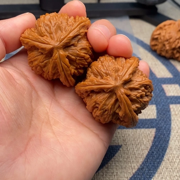 吊坠文玩核桃一****?三棱