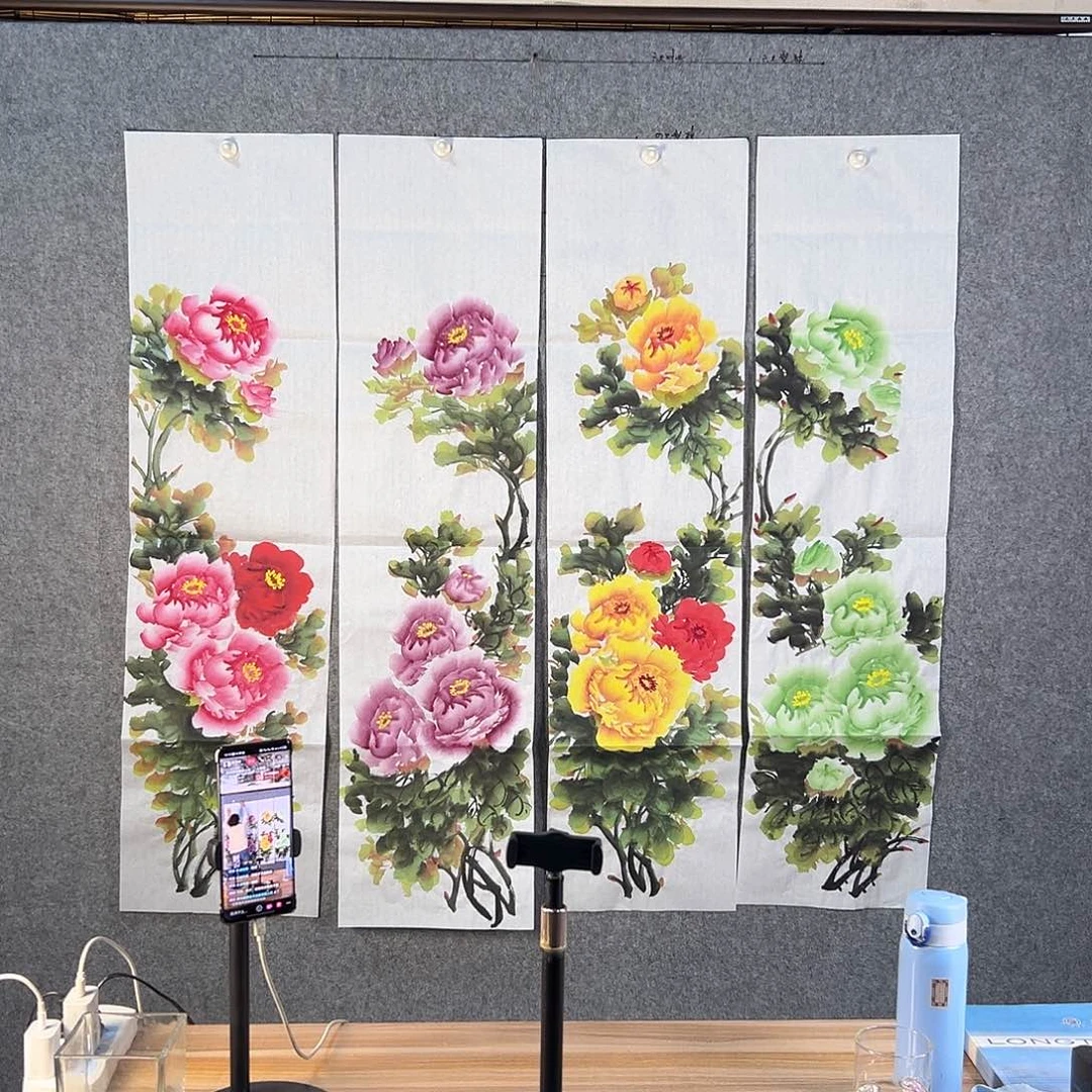 国画473 花鸟在树丛的顶端发出巨大声音