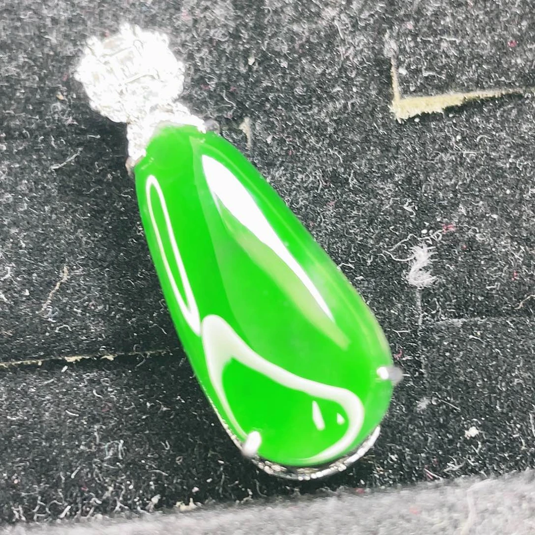 翡翠未镶嵌颈饰90