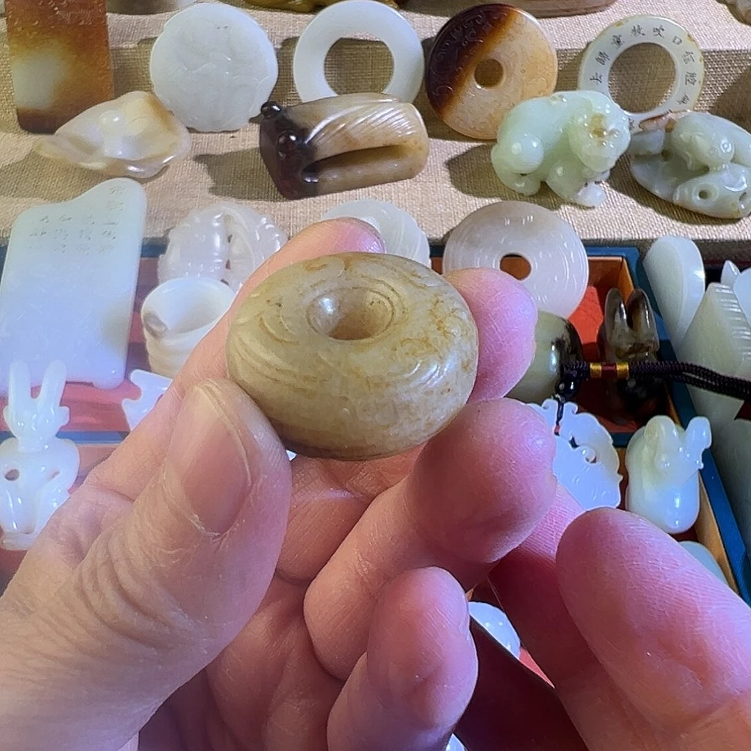 和田玉（糖玉）未镶嵌挂件