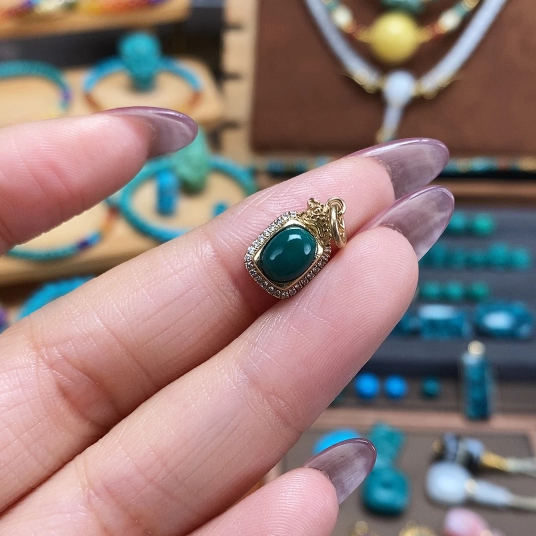 绿松石未镶嵌珠宝奇石