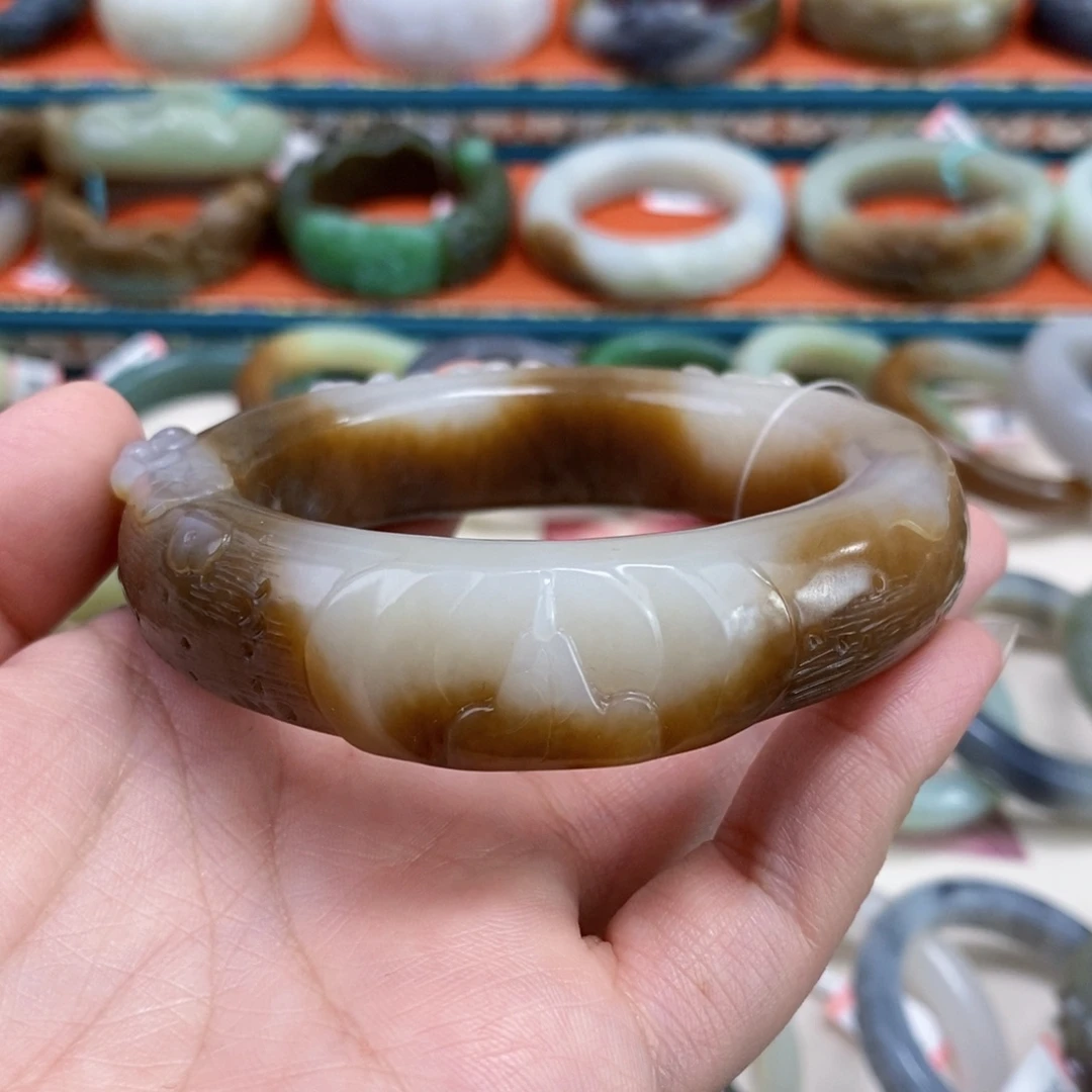 勿***J和田玉未镶嵌手镯61