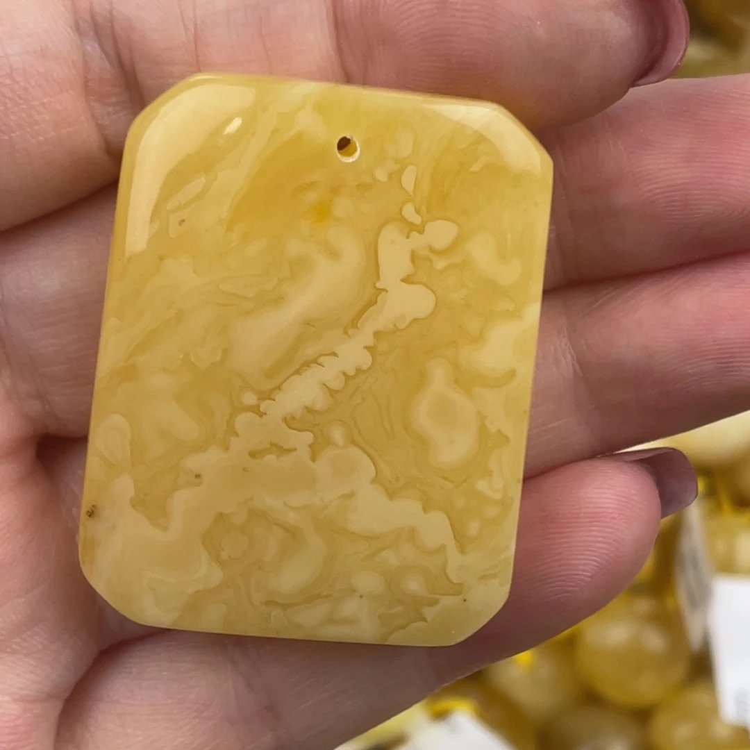 未镶嵌琥珀裸石微瑕928