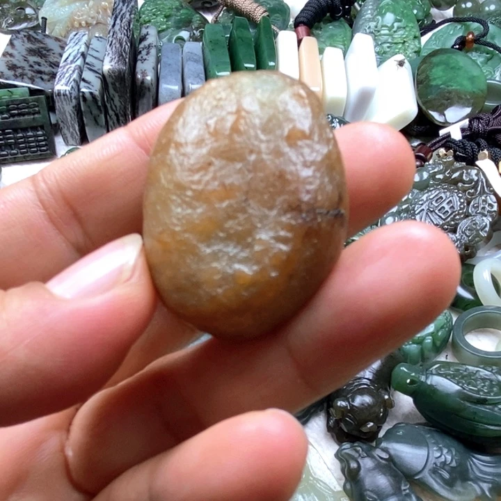 颈饰未镶嵌和田玉