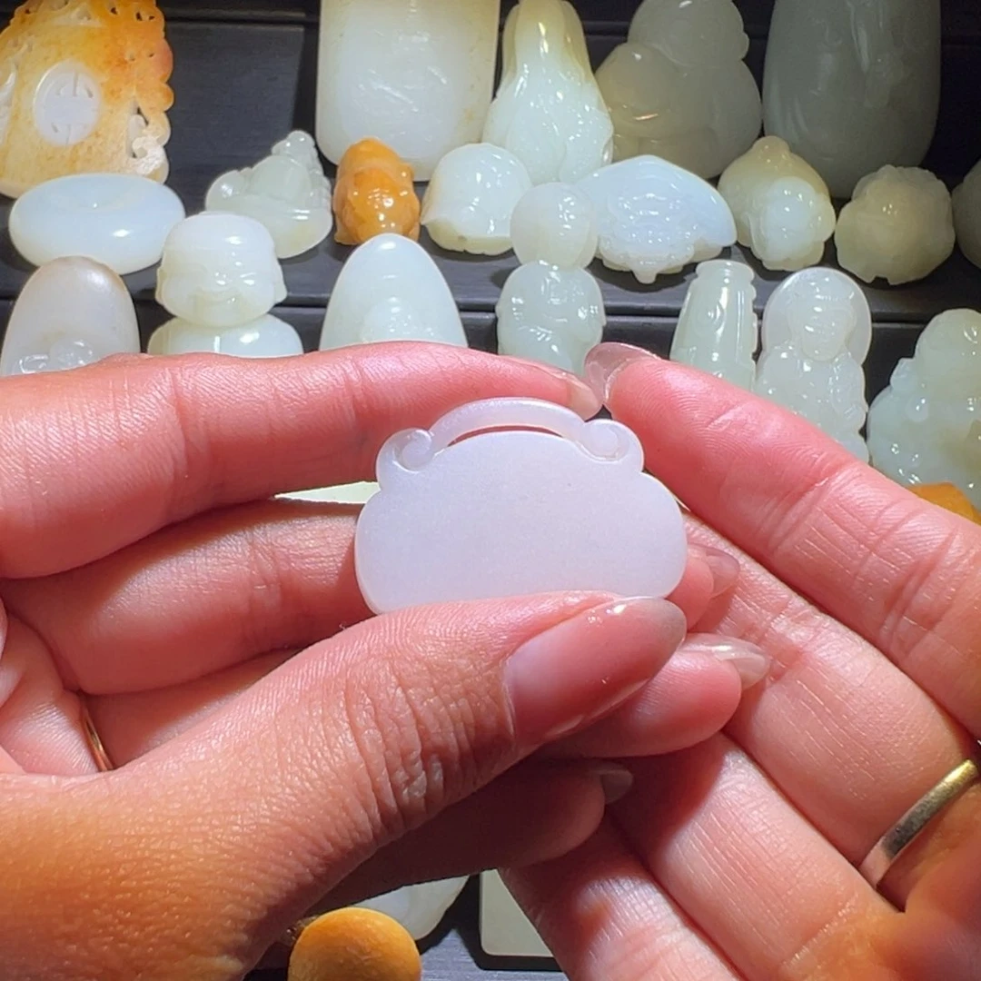 未镶嵌和田玉车挂